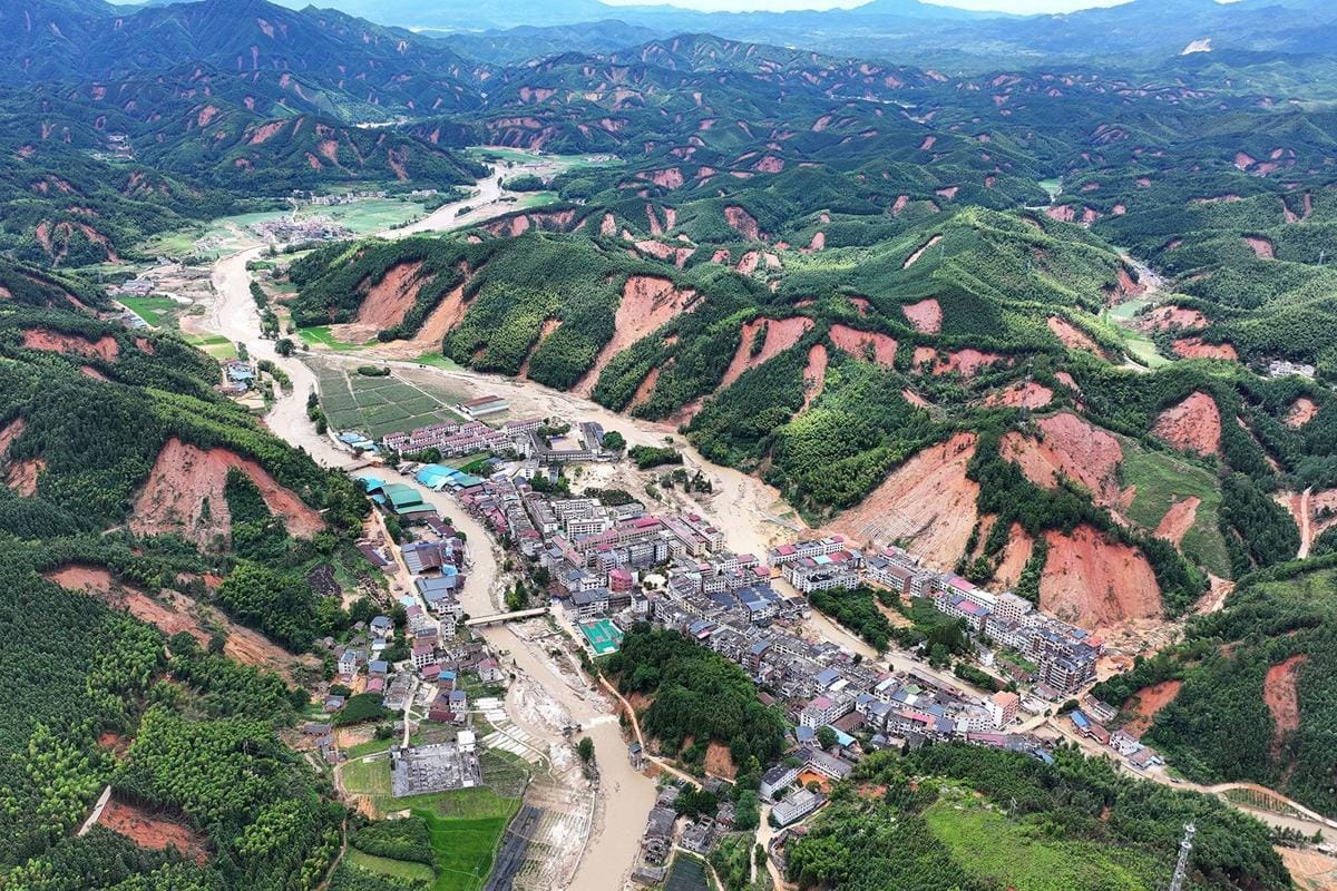 Economic Woes Deepen: Typhoon Gaemi Claims 30 Lives in Hunan, US Moves to Contain China, Factory Output Declines